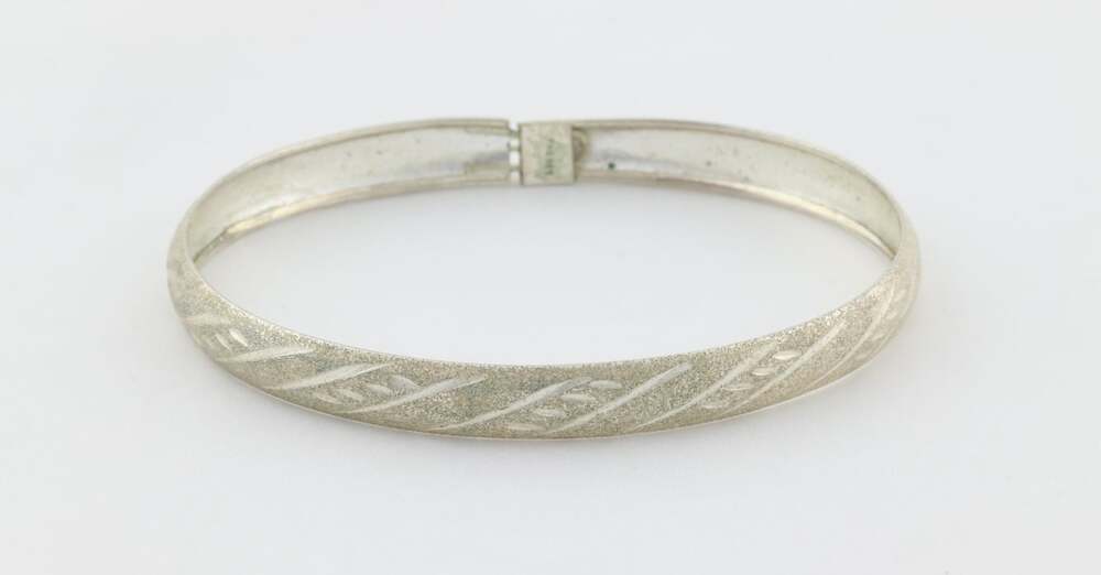 Sterling Silver Textured Bangle Bracelet 7 1/2" inch